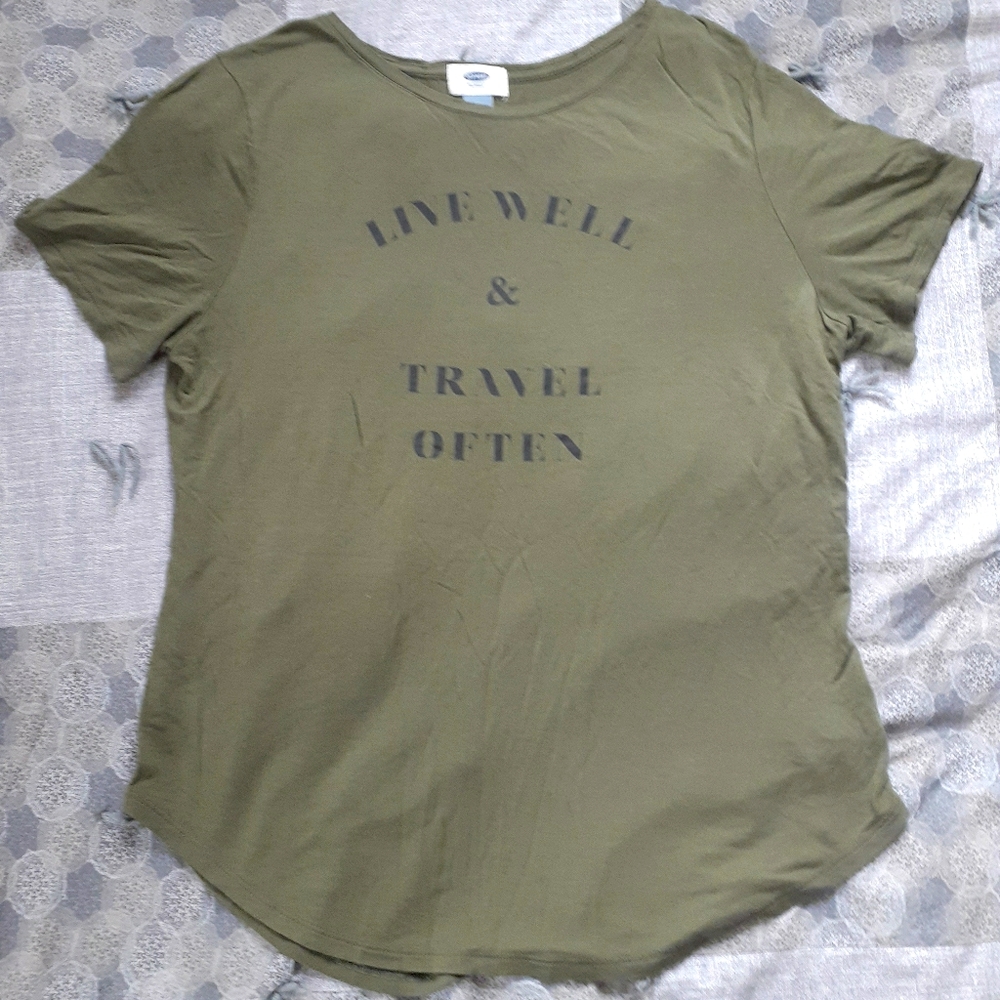 Old Navy - "Live Well & Travel Often" Graphic Ter
